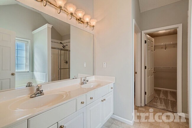 Building Photo - 1751 Stillbrook Way NE