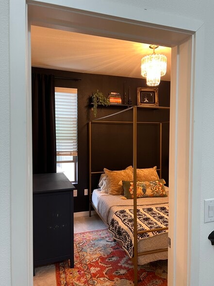 Building Photo - 180 Box Ln