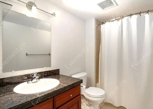 Building Photo - 601 W 11th Ave