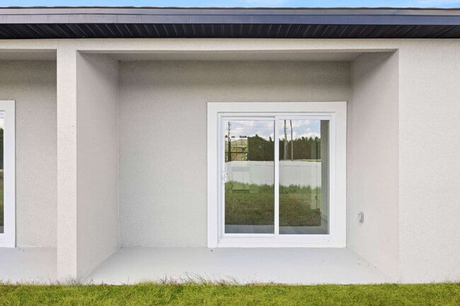 Building Photo - Stylish & Spacious 3 Bedroom Home in Prime Location!