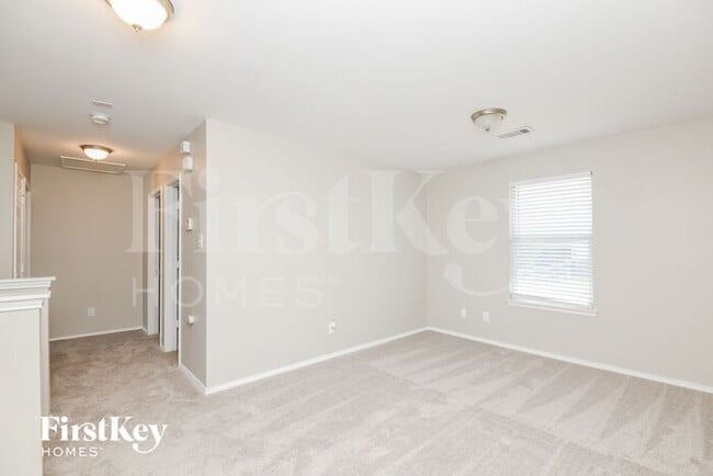 Building Photo - 5913 Bridal Trail
