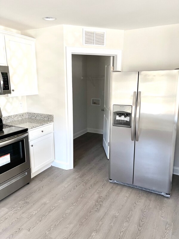 Building Photo - 710 Irene Ave