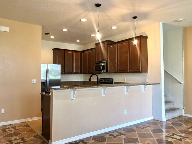 Building Photo - Nice 3/2.5 Two Story Condo in East Orlando!