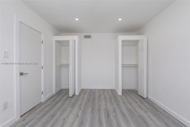 Building Photo - 7505 SW 82nd St