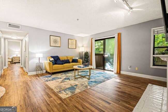 Primary Photo - 2610 Cumberland Ct SE