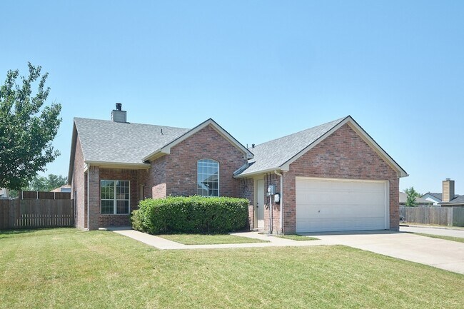 Building Photo - 501 Harvard Dr