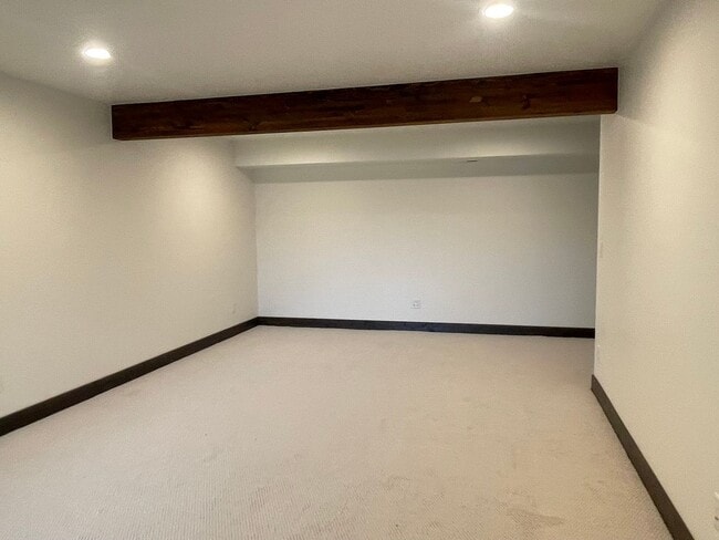 Building Photo - Whitefish Landing Town House