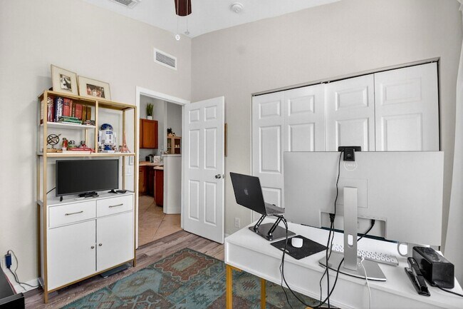 Building Photo - 3271 Laurel Ridge Cir