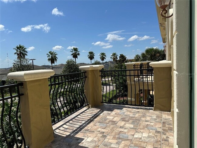 Building Photo - 2562 Bella Vista Dr