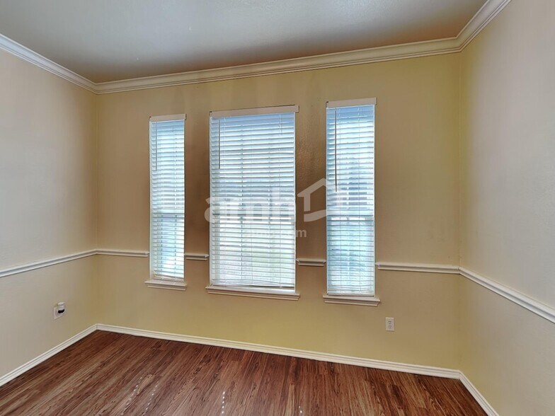 Building Photo - 1821 Cartman Rd