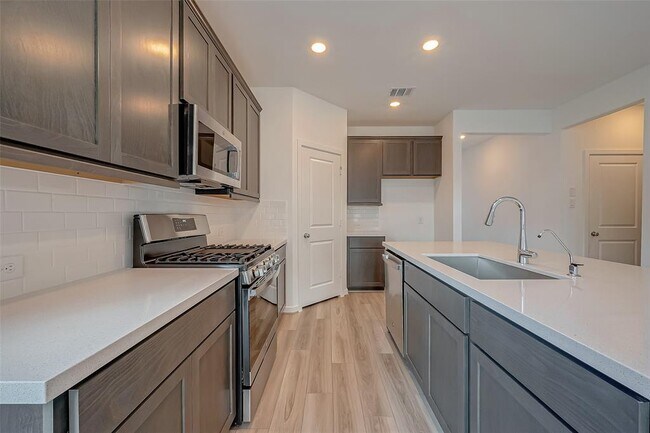 Building Photo - 21807 White Stone Creek Dr