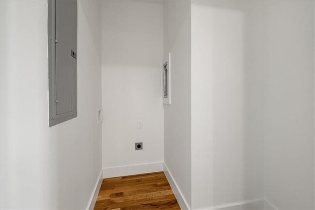 Building Photo - 4611 S 47th St