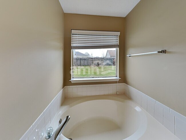 Building Photo - 1245 Kristopher Dr