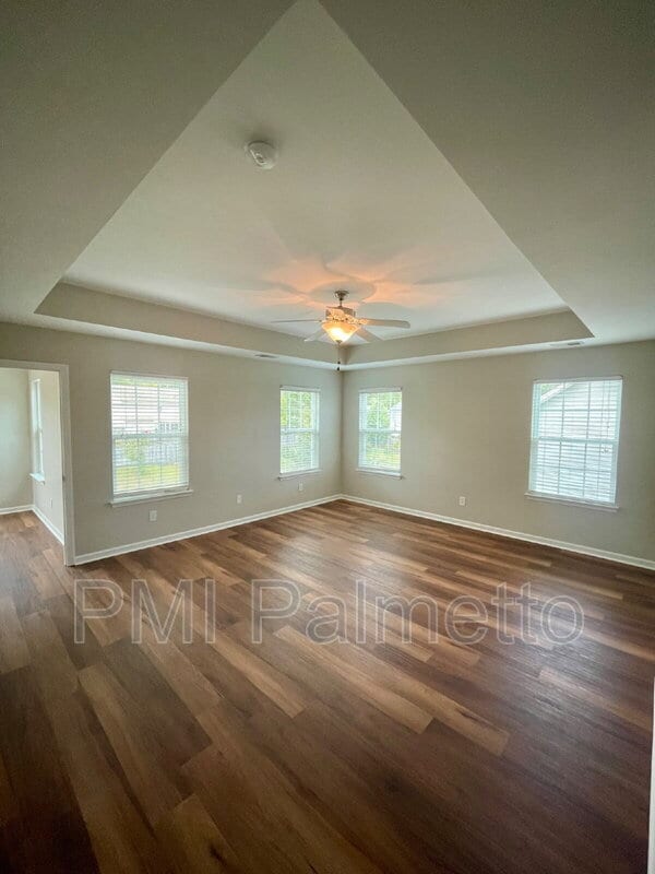 Building Photo - 167 Wingspan Way