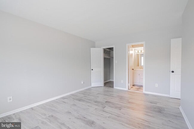 Building Photo - 7932 Silverada Pl
