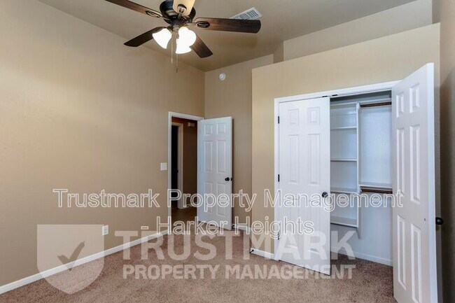 Building Photo - 200 W Little Dipper Dr