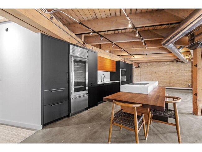Building Photo - 404 N Washington Ave