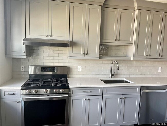 Building Photo - 227-229-229 S Ridge St