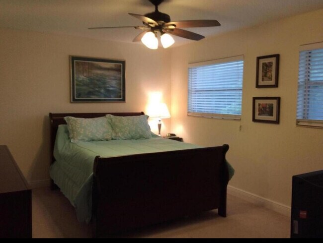 Building Photo - 9200 SW 3rd St