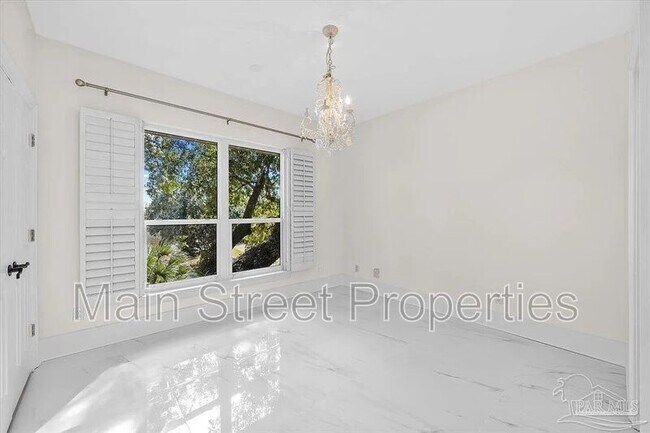 Building Photo - 4700 Bohemia Dr