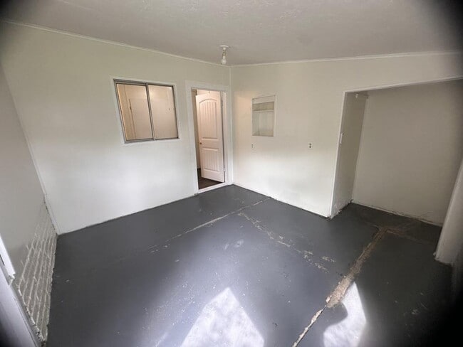 Building Photo - 2237 B St NE