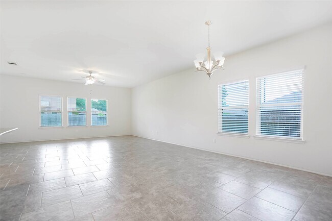 Building Photo - 166 Meadow Grove Dr