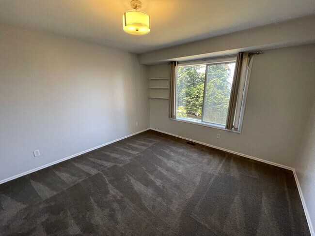 Building Photo - 14076 Rosario Rd