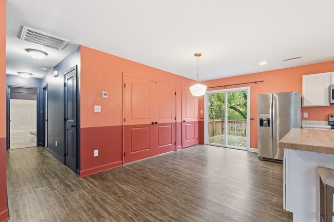 Building Photo - 3104 Husky Way