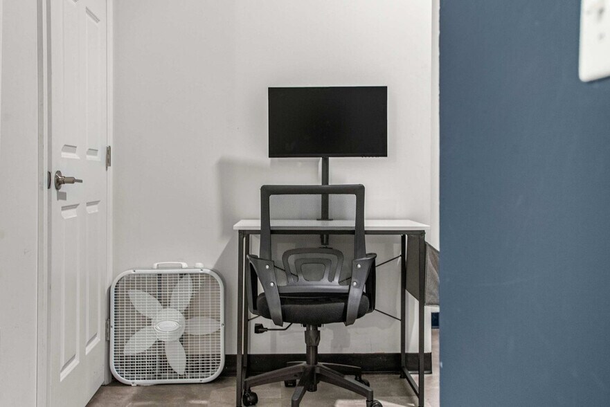 Building Photo - 209 9th St