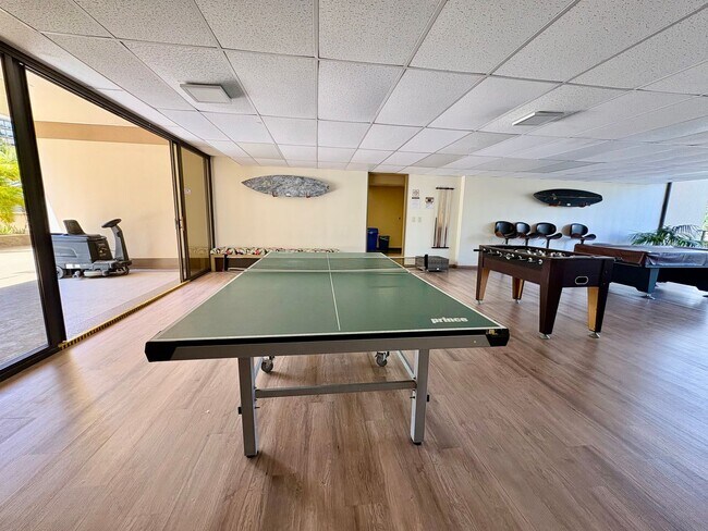 Building Photo - Available Now- 1 BED/1 BATH/2 PRKG in Chateau Waikiki! ALL Utilities Included, 6 Mo. Lease, Fully...