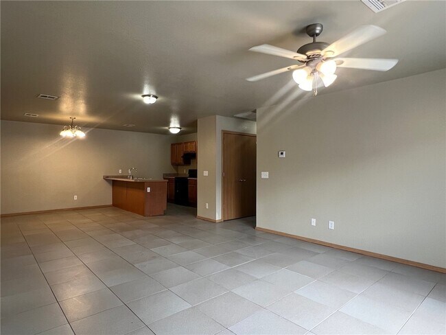 Building Photo - 1132 Remington Dr