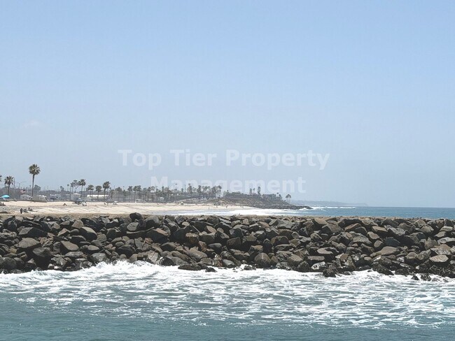 Building Photo - ***Beautiful Oceanfront 3 bed, 2 bath, 2,076 sqft House in Carlsbad Village - Available 06/15***