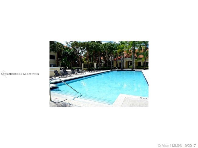 Building Photo - 620 S Park Rd