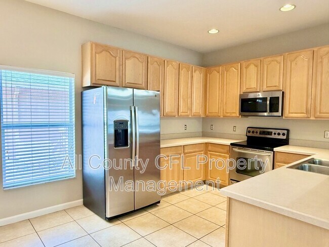 Building Photo - 16752 Cedar Crest Dr