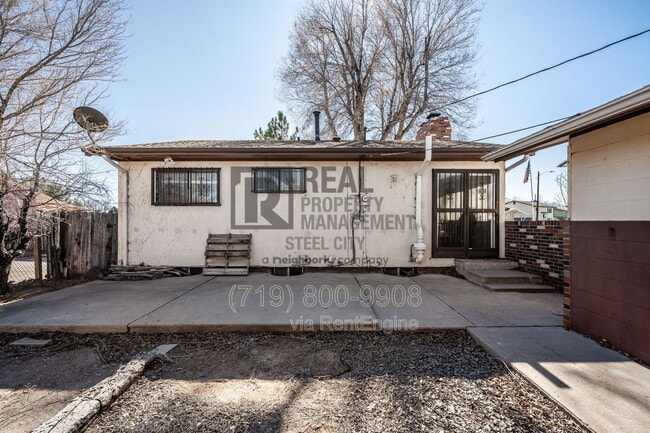 Building Photo - 3211 Fairfield Ln