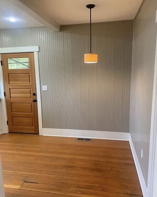 Building Photo - $2,750 - Two Bedrooms, Two Bathrooms, With Bonus Room And Large Yard, Ready For Lease!