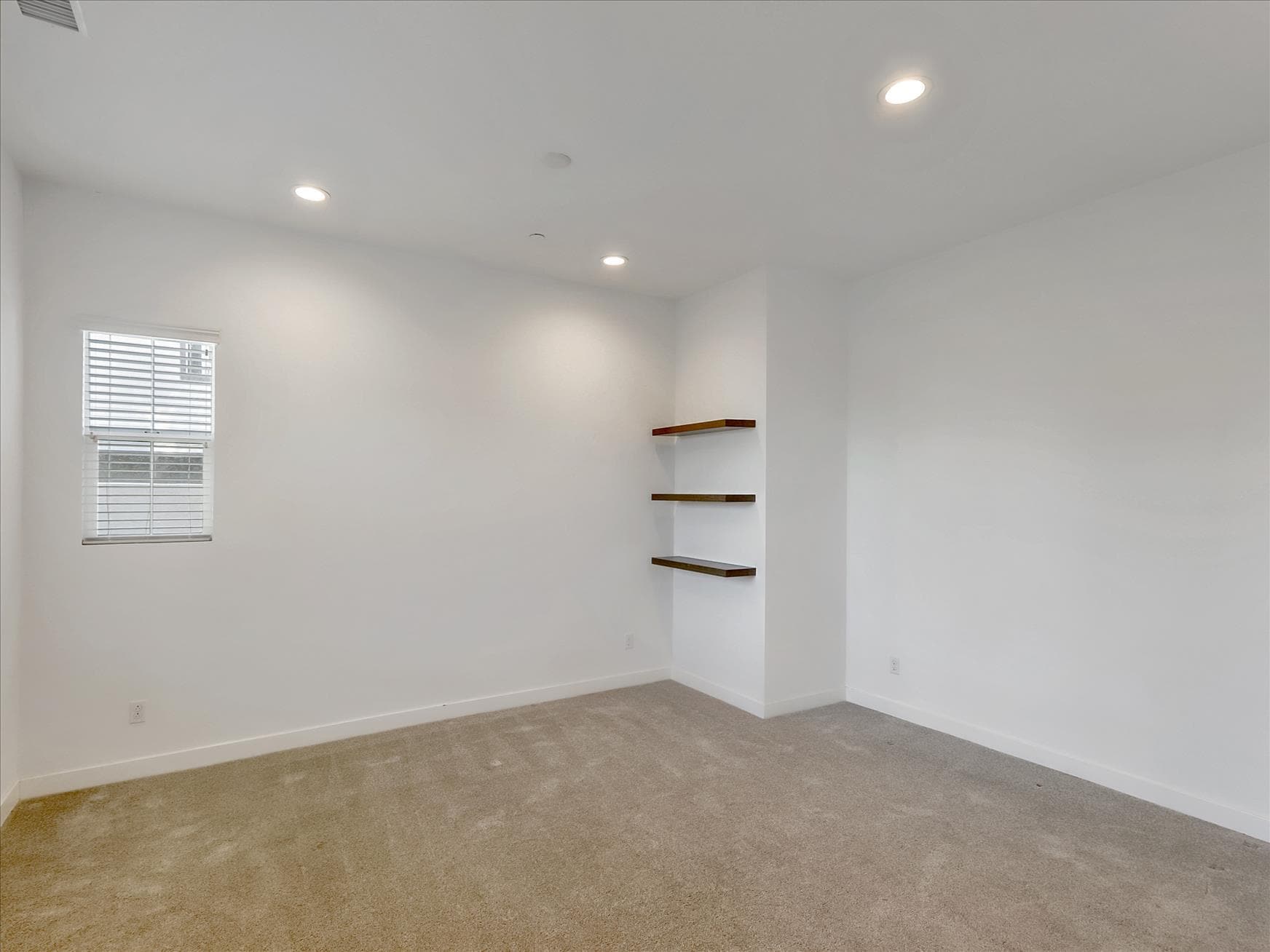 Building Photo - 1452 N Harbor Blvd