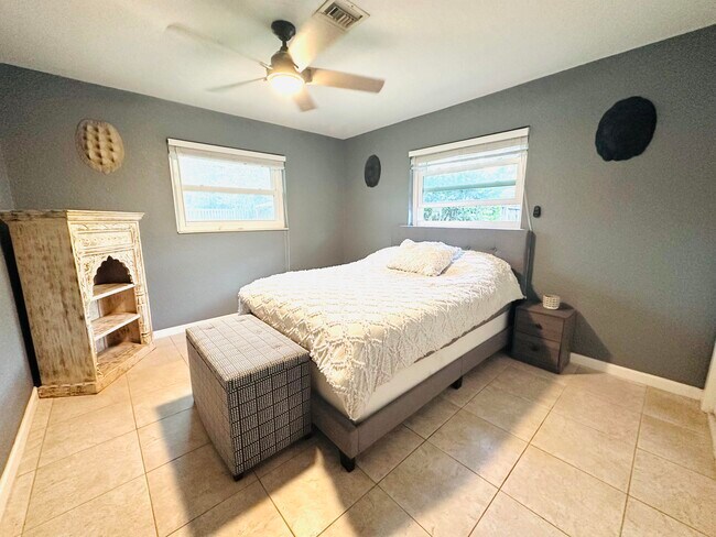 Building Photo - 4540 Mathis St