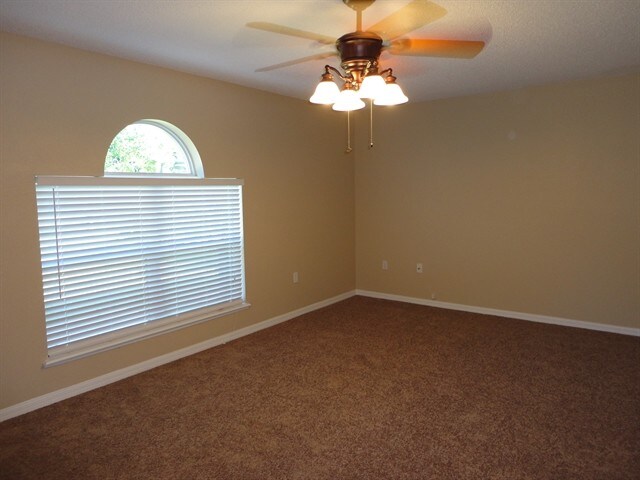 Building Photo - 12911 Parkington Dr