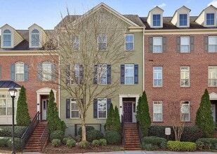 Building Photo - 210 Le Gran Cove NE