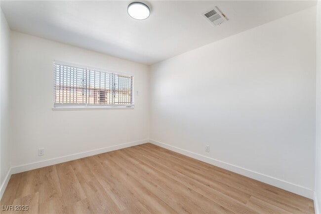 Building Photo - 1648 J St