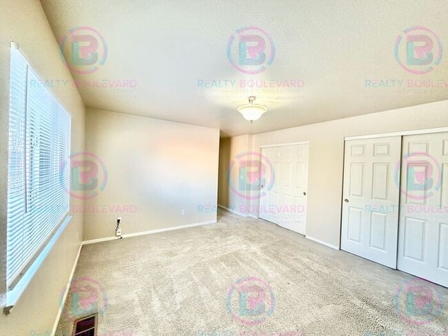 Building Photo - 1 Month Free!!! Beautiful 3BR 2 Bath home with RV Parking!