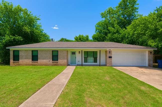 Primary Photo - 6202 Brookside Dr