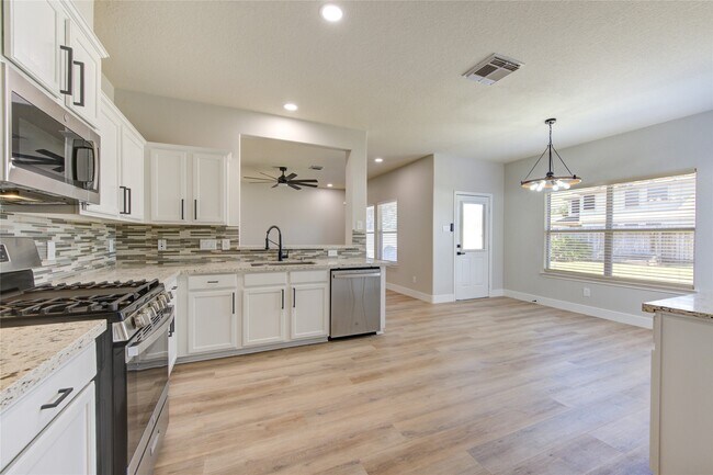 Building Photo - 6323 Richland Hills Dr