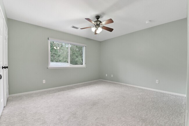 Building Photo - 31 Treescape Cir