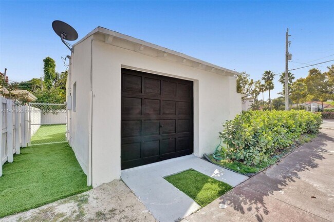 Building Photo - 4717 Alton Rd