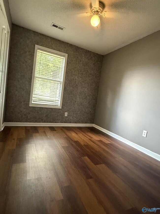Building Photo - 115 Populus Dr