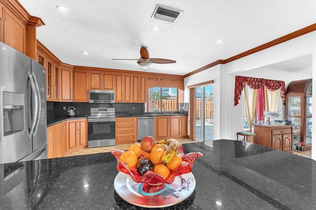 Building Photo - 7377 NW 48th Ct