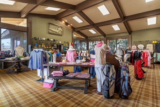 Building Photo - 82 Conejo Cir