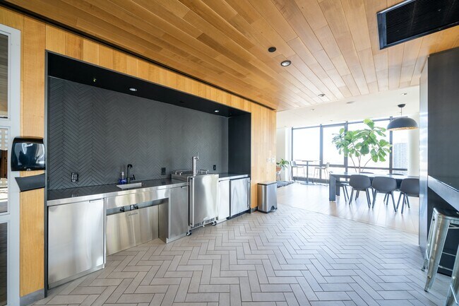 Building Photo - Fantastic One Bedroom in Downtown JC